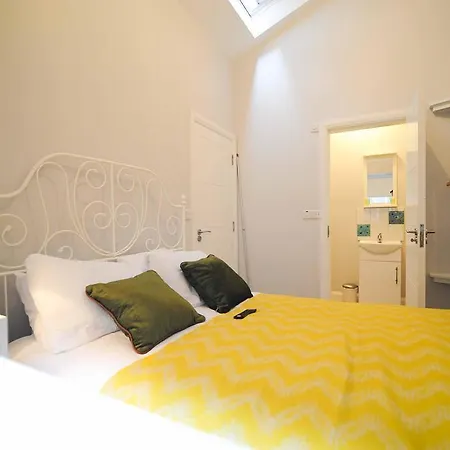 Merrion Townhouse 4*